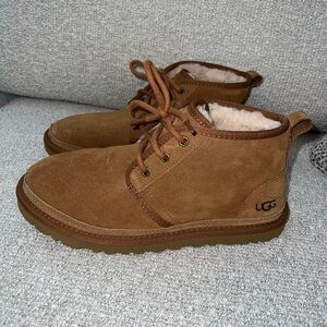 UGG Neumal size 8